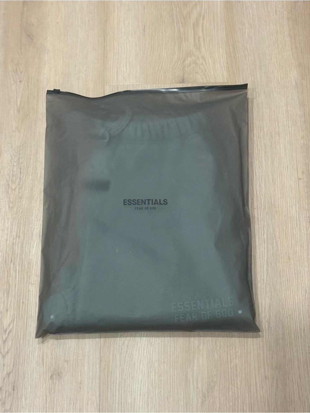 Essentials Fear Of God Sycamore Short - Picture 5 of 5